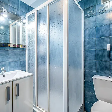 4 Bedroom In Apartment *
